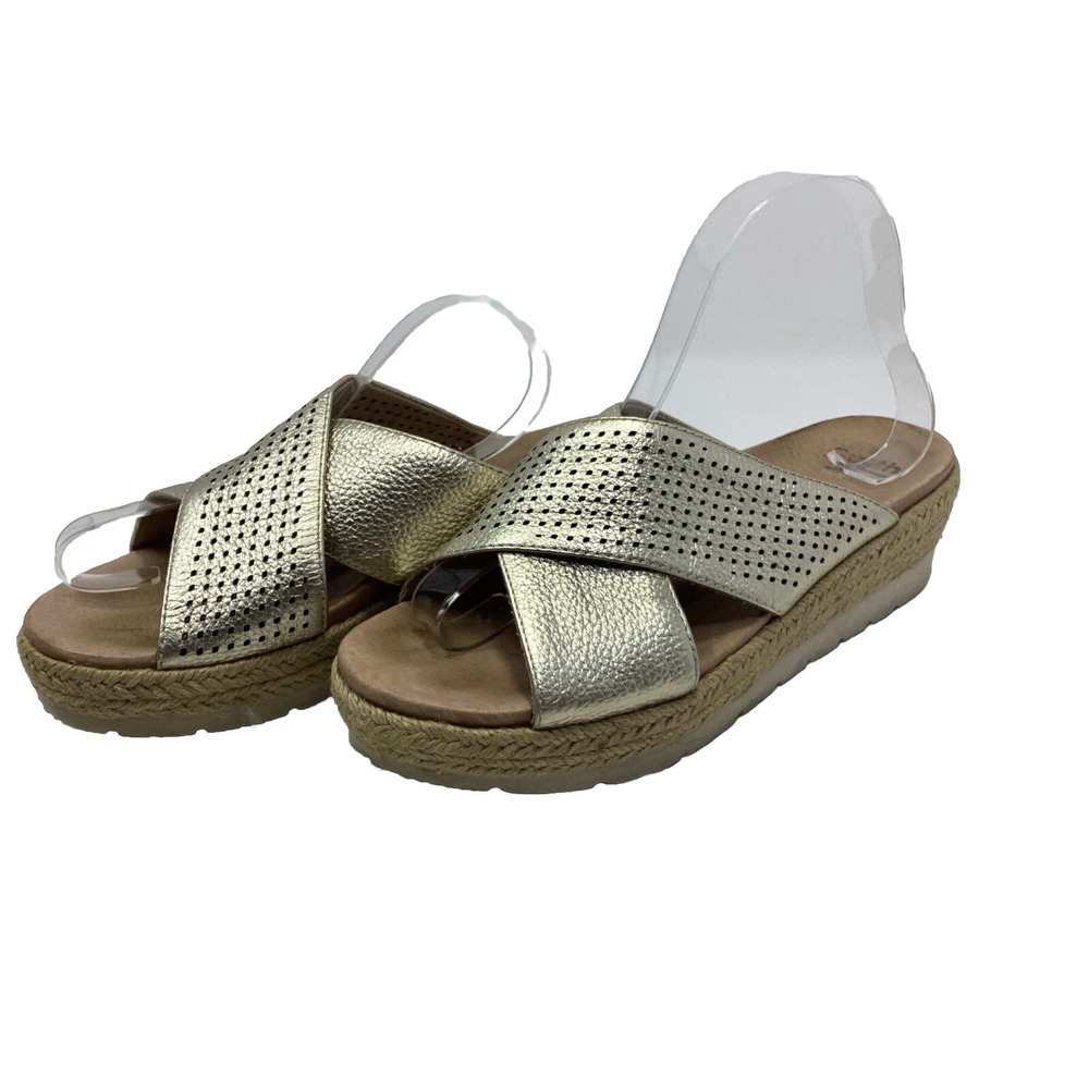 Earth Women's 8.5 Gold Modena Marigold Perforated Leather Platform Sandals